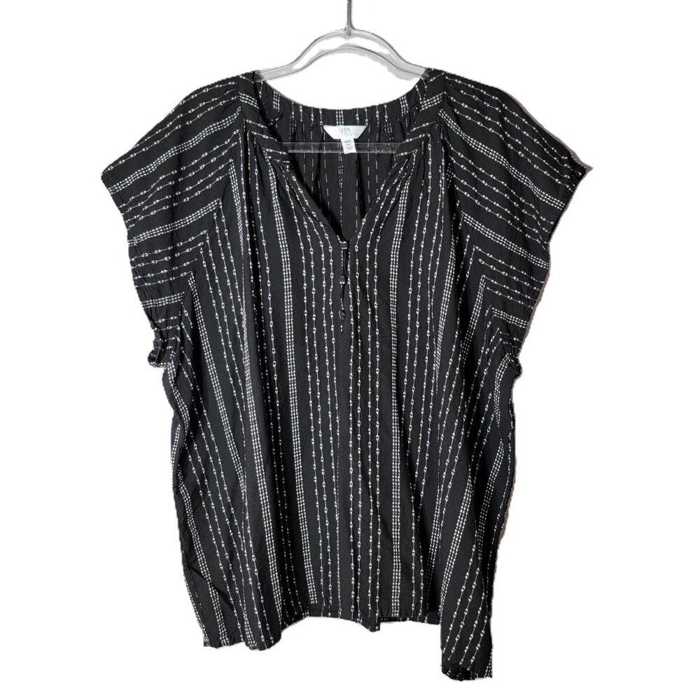 Time and Tru Black Embroidered Top Plus Size XXXL 22 Short Sleeve VNeck Pullover